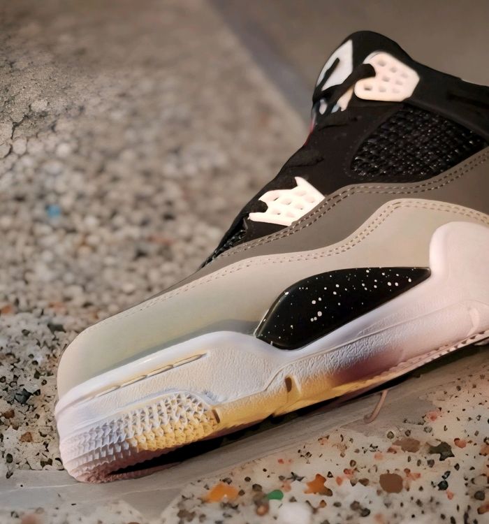 Black friday Jordan 4 rétro   taille 42 neuve avec étiquettes 🏷 - photo numéro 2