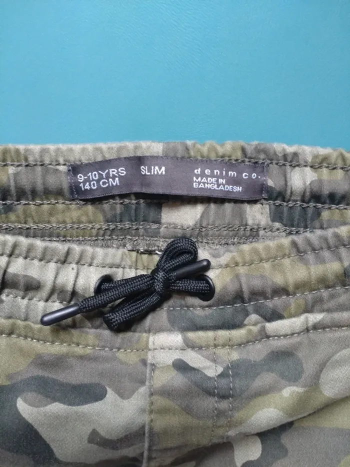 Pantalon Primark imprimé militaire taille 9/10 ans - photo numéro 2