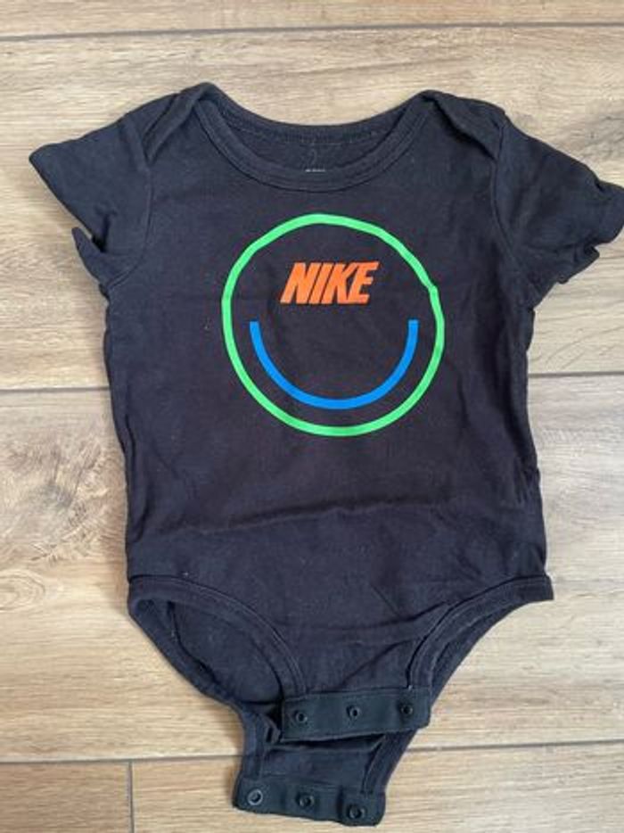 Lot 3 Body nike - photo numéro 3