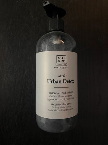 Masque au charbon actif