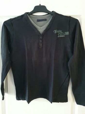 Pull fin Teddy Smith