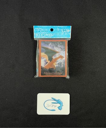 Pokémon 64 Sleeves Dracaufeu : 18€