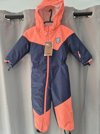 Combinaison de ski 2ans NEUVE