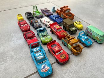 Lot 20 petites voitures cars