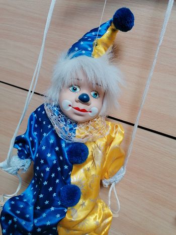Clown porcelaine jaune et bleu - vintage