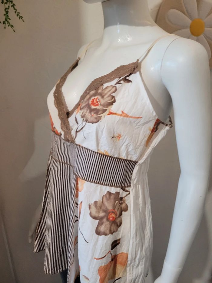 Débardeur avec fleurs - photo numéro 4