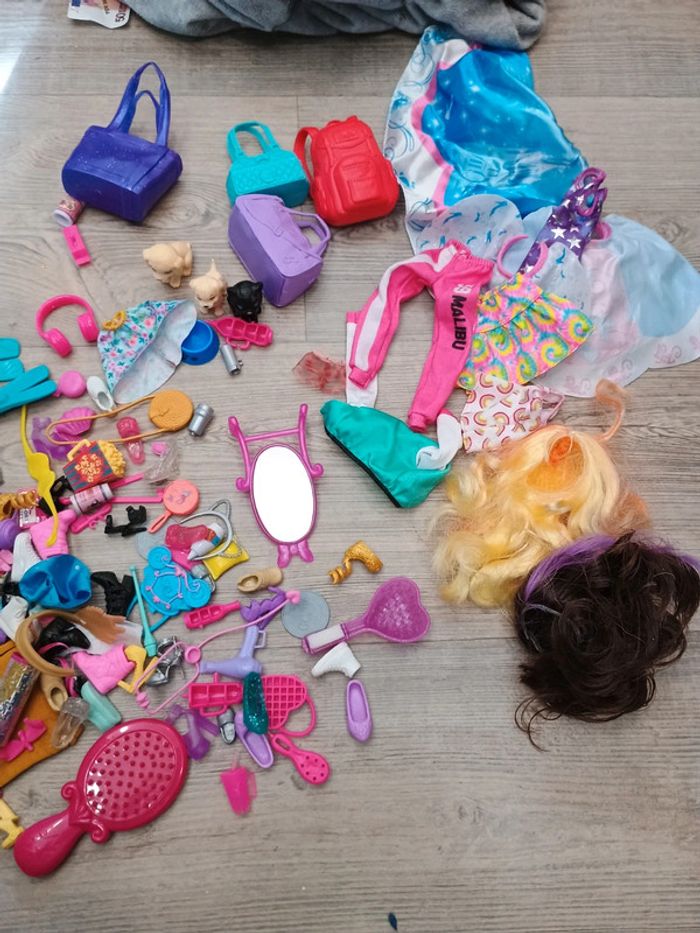 Lot de barbie avec différents accessoires - photo numéro 6