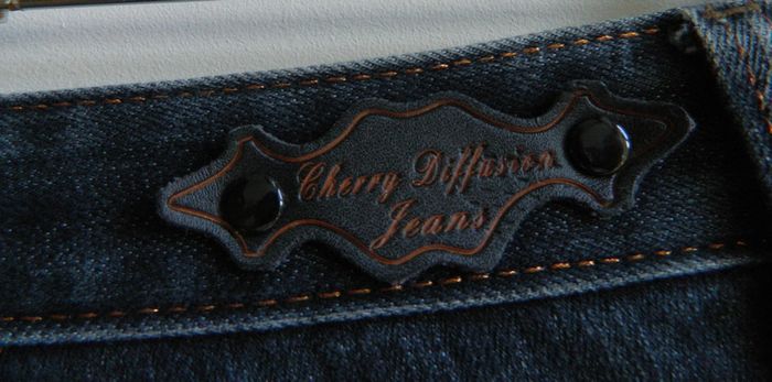 Jeans coupe slim" Cherry Diffusion" T 36 - photo numéro 2