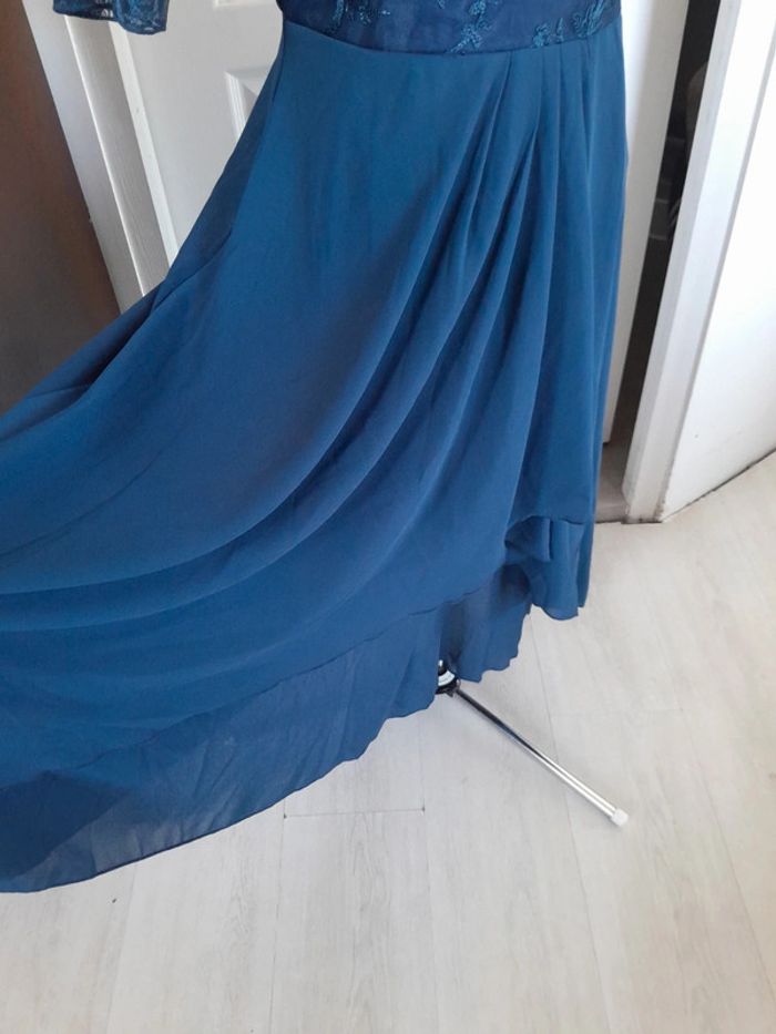 Jolie robe de cérémonie été mi mollet dentelles et drapée taille - photo numéro 5