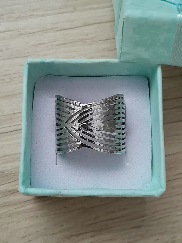 Bague, ciselée acier inoxydable, argentée, réglable,pour des doigts 54/56 style Bohème - photo numéro 2