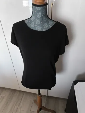 T-shirt avec fermeture dans le dos