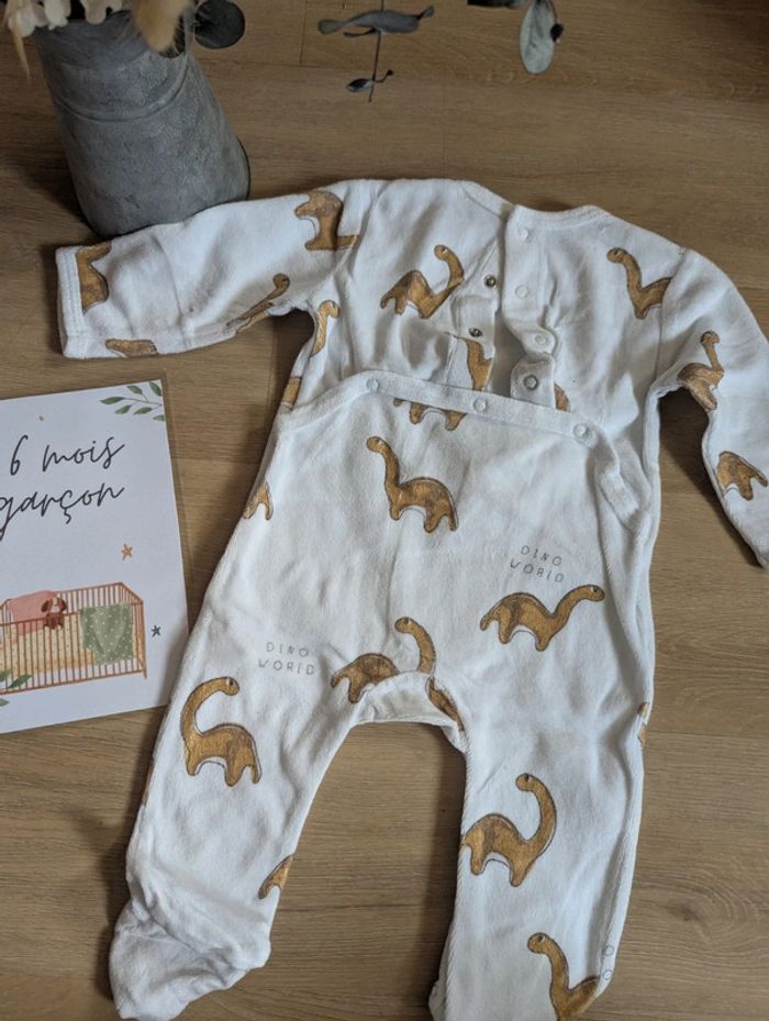 Pyjama dinosaure Kiabi en velours 6 mois - photo numéro 3