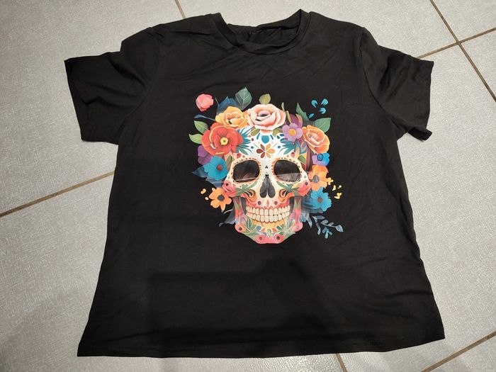 T-shirt tête de mort couleur T.M Neuf