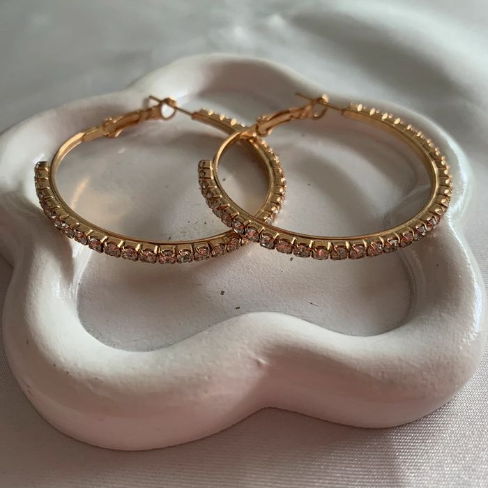 Boucles d’oreilles créoles strass dorées 45 mm - photo numéro 6