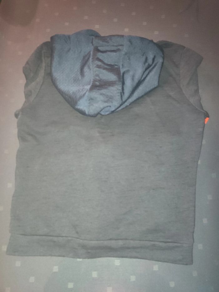 veste bleu foncé et orange - photo numéro 2