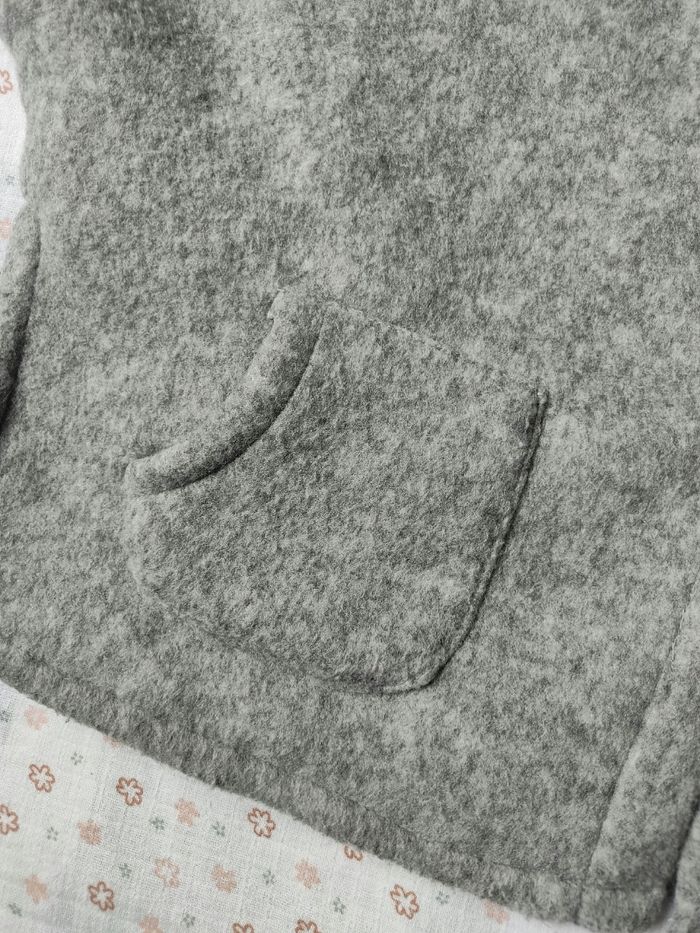 Manteau/poncho gris polaire Punkidz - Taille 8 ans - Très bon état - photo numéro 2