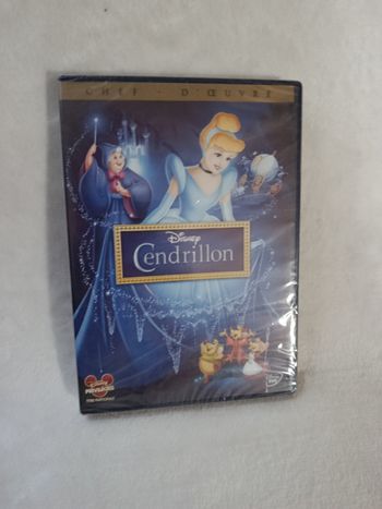 A saisir : DVD " cendrillon" Disney ( bien lire)