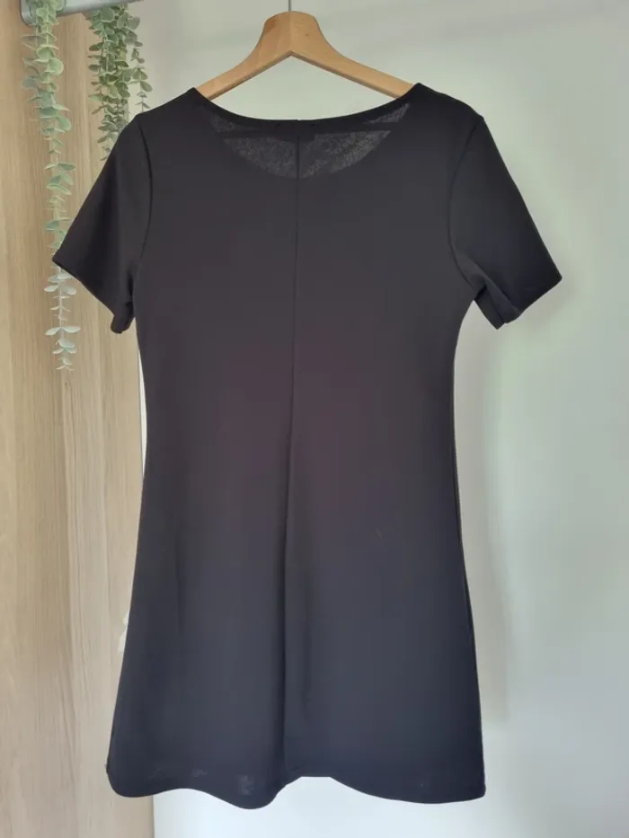 Robe noire manche courte à perles - photo numéro 2