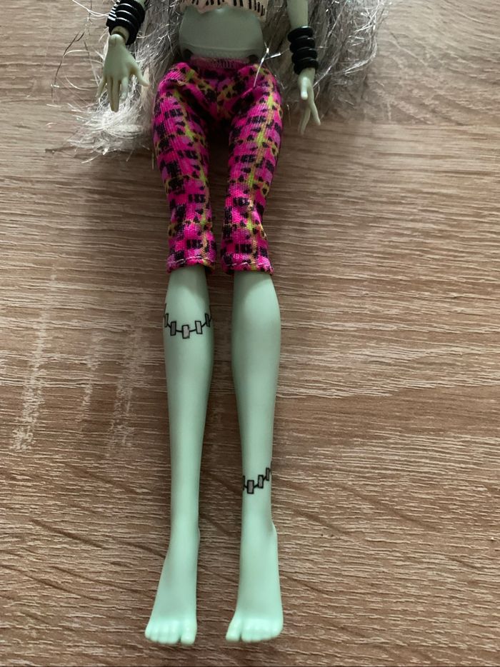 Poupée Monster High frankie stein sweet - photo numéro 4