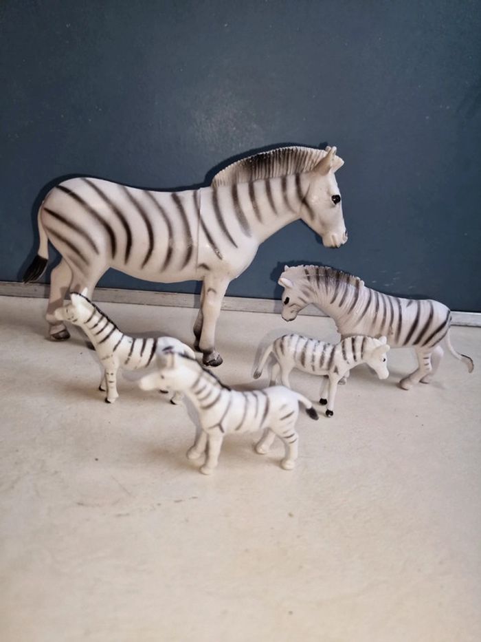 Figurines zèbres - photo numéro 2