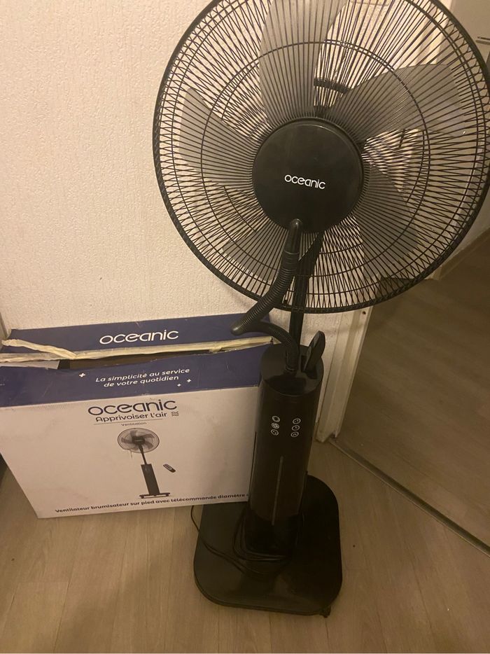 Brumisateur télécommande intégrée - photo numéro 3