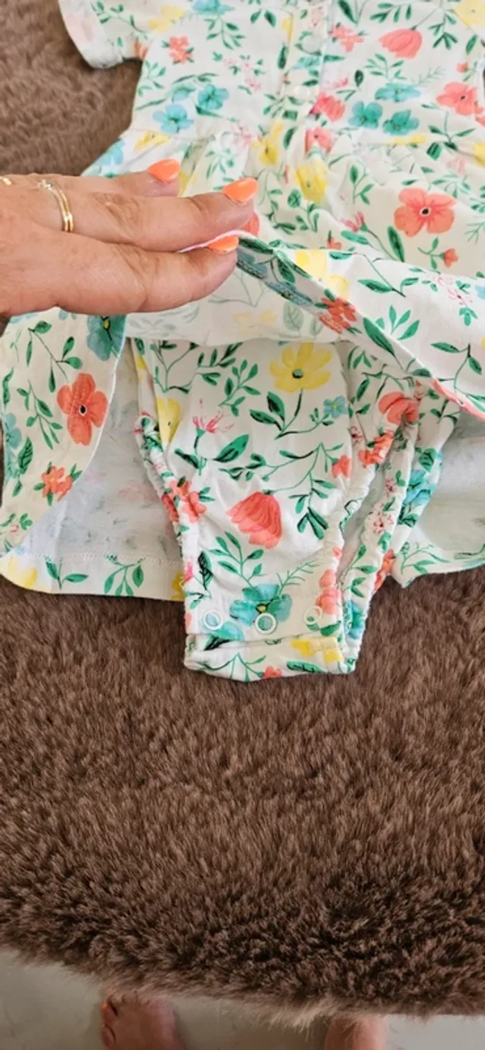 Robe fleuries avec cache couche intégré 18 mois fille - photo numéro 2