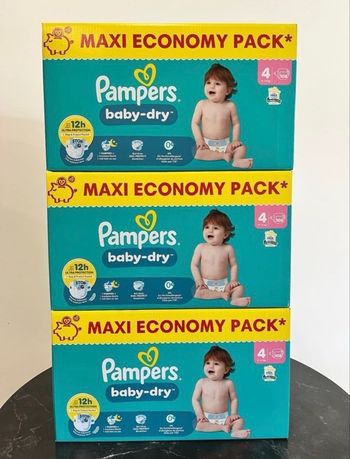 3 cartons couches Pampers taille 4 