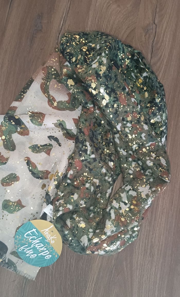 Foulard fluide