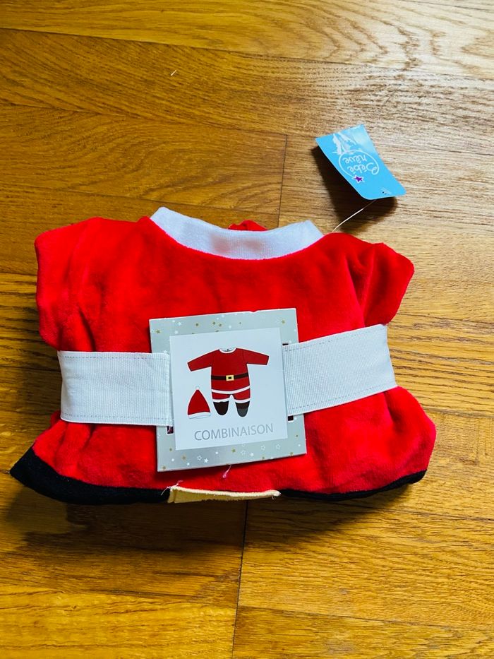 Combinaison Père Noël 6 mois - photo numéro 5