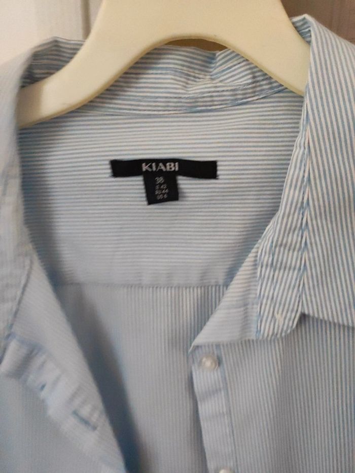Chemise à rayures bleues. - photo numéro 2
