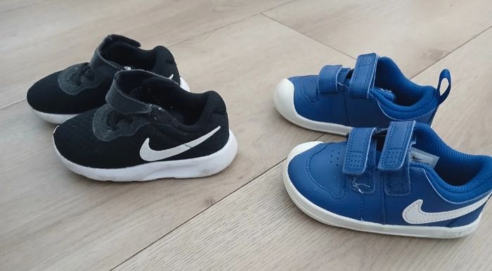 Baskets Nike taille 22 proche du neuf - photo numéro 3