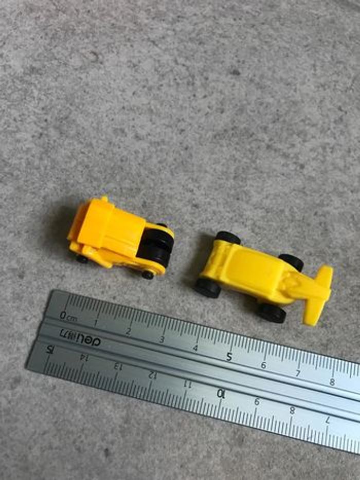 petite voiture kinder mattel jaune 2 en un - photo numéro 2