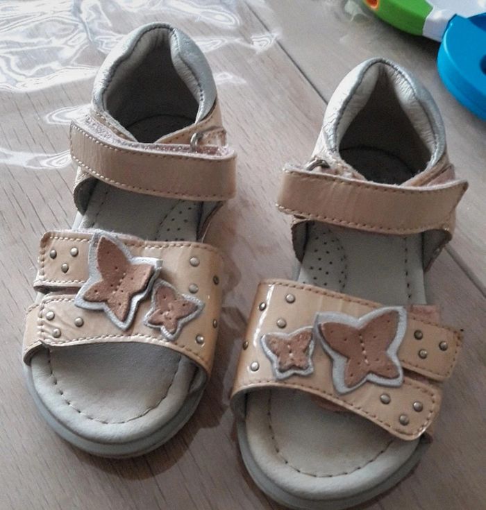 Sandales taille 23