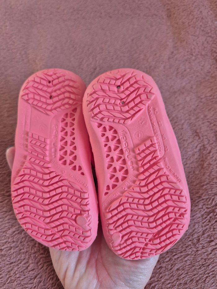 Claquettes taille 19-20 - photo numéro 3