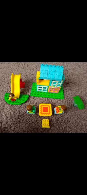 Maison Lego Duplo+ personnages et toboggan