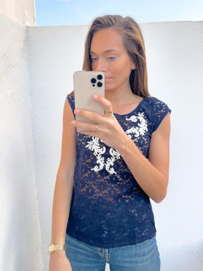 Tee shirt bleu marine et blanc à broderie Naf Naf neuf avec étiquette - photo numéro 2