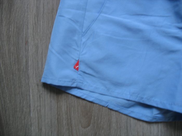 SHORT BLEU CIEL "PUMA" - TAILLE 36 - n°02 - photo numéro 3