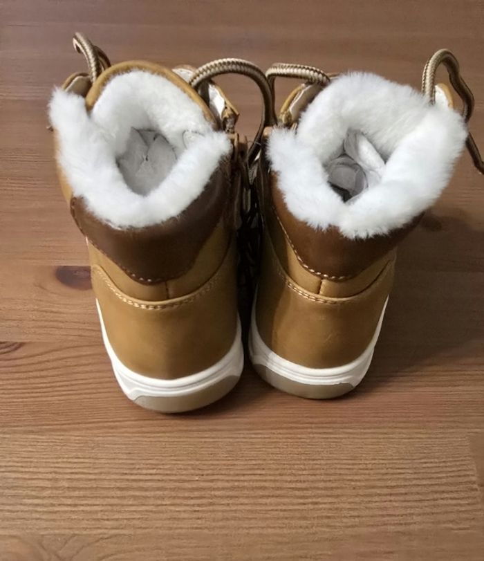 NEUVES  (non portées) 🏷😍🤩superbes bottines fourrées garçon pointure 24🤎🤎💙💙 - photo numéro 7