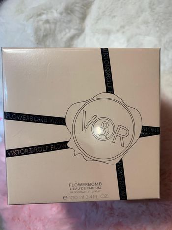 Flowerbomb V&R
