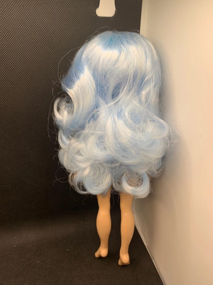 Poupée rainbow high Classic Gabriella - photo numéro 3