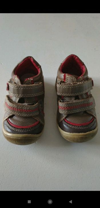 Chaussures marron à scratch taille 20