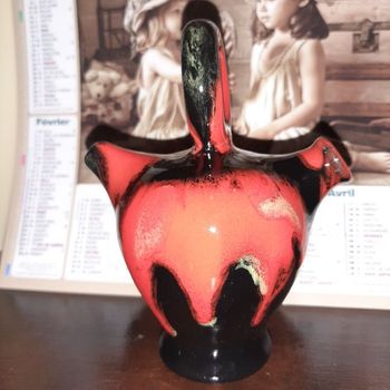 Petit récipient, céramique rouge 2 becs, anse.