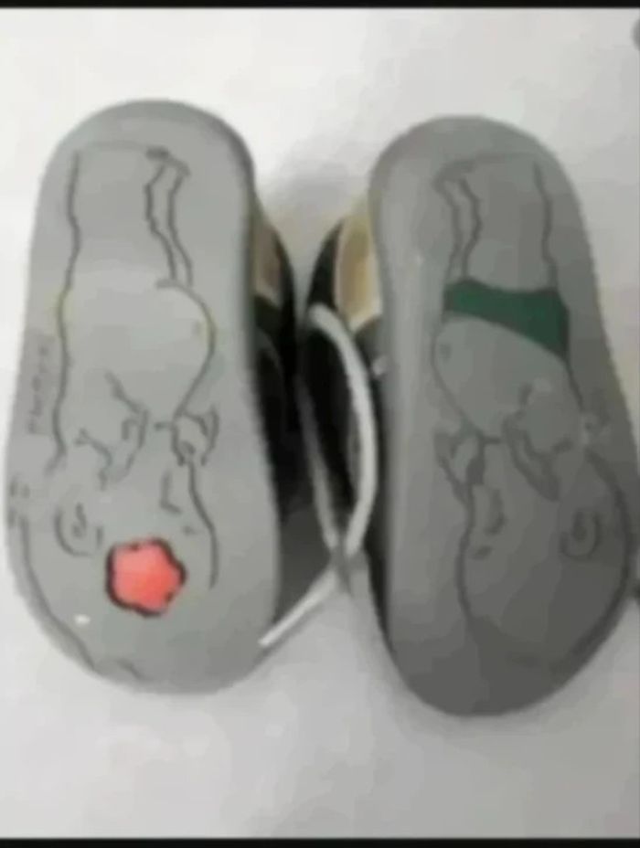 Chaussures bottillons cuir kickers bonbon pointure 20 à lacets Très bon état·Kickers - photo numéro 3