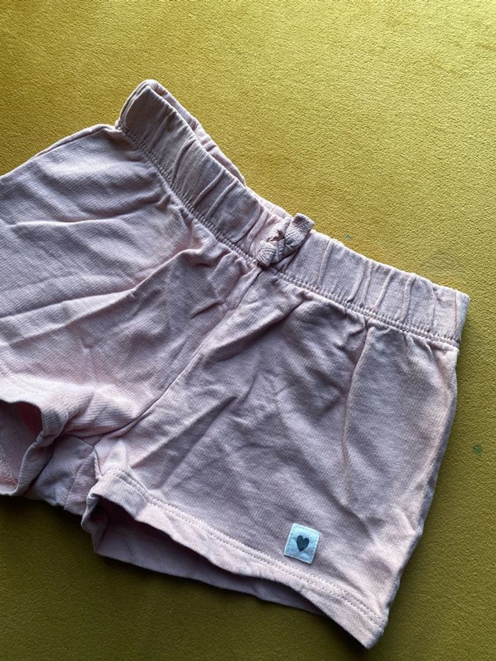 Short léger taille 2/3 ans - photo numéro 2
