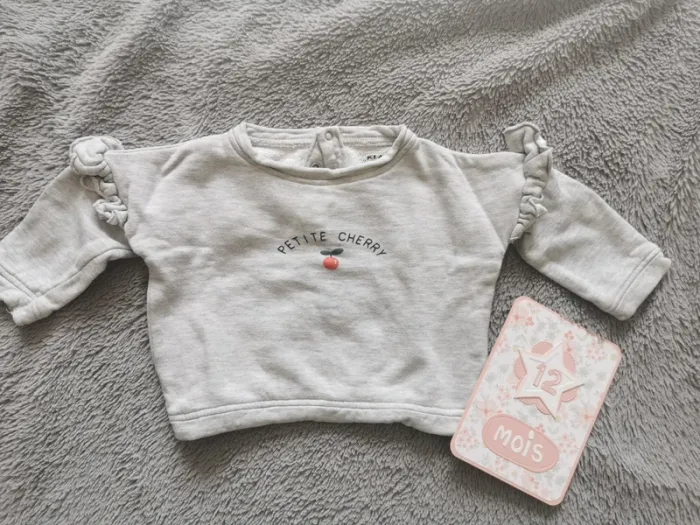 Sweat gris manches froufrous Kiabi 12 mois