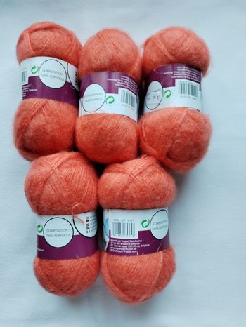 Lot de 5 pelotes de laine 100% Acrylique aspect mohair – Coloris Corail

