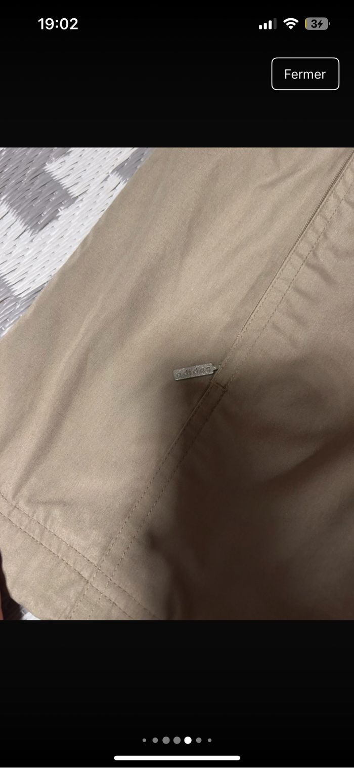 Veste adidas très bonne état une petite tache derrière voir sur la photo taille 48 - photo numéro 5