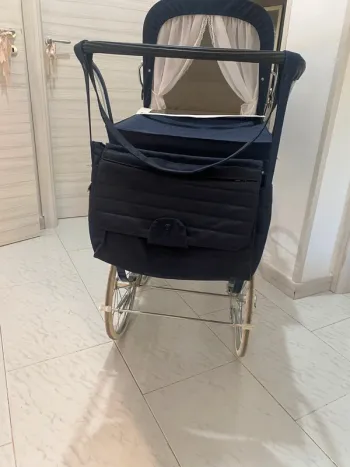 Poussette Inglesina des années 90 avec sac bleu