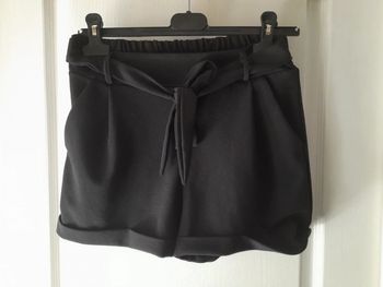 Short noir élastique 40/42