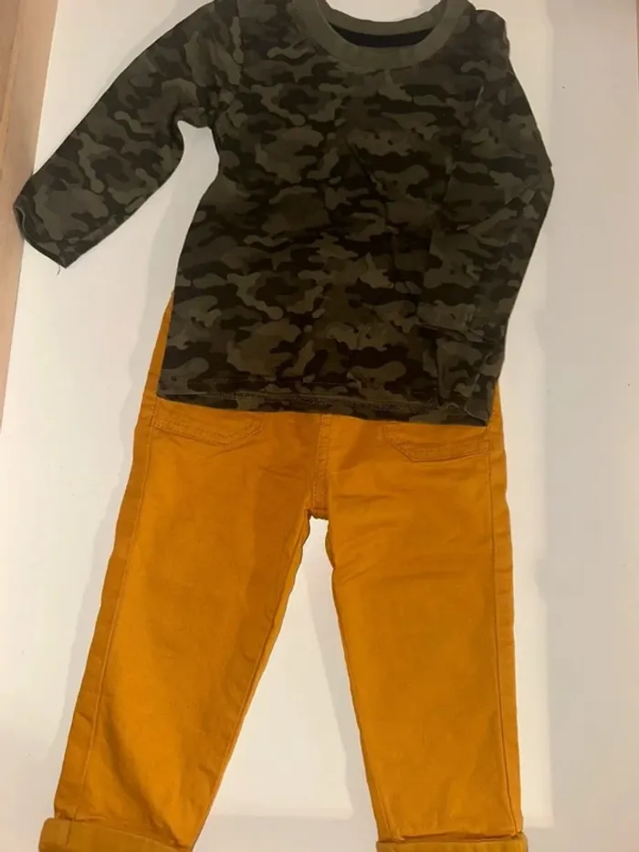 Ensemble tshirt pantalon Bebe